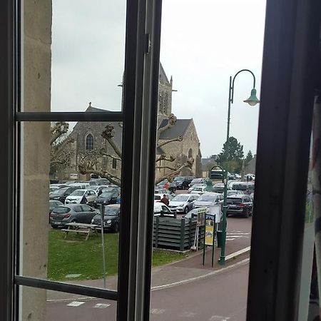 Gite De La Place De L'Eglise Sainte-Mere-Eglise Luaran gambar